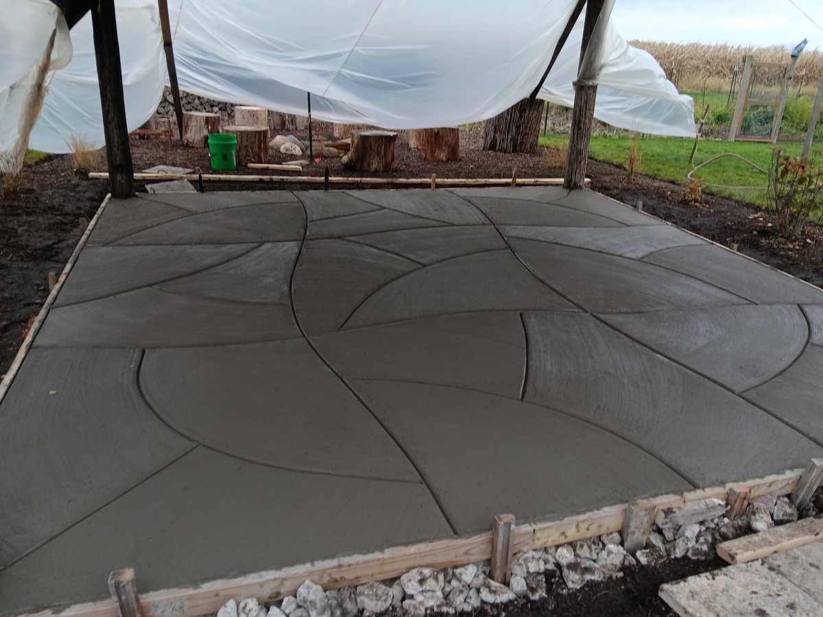 Stamped concrete slab with a stone pattern